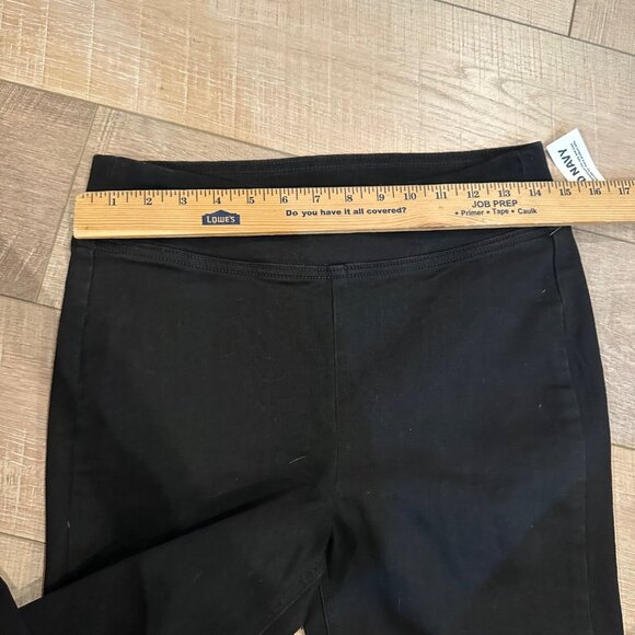 OLD NAVY WOMENS BLACK HIGH RISE WEEKENDER FLARE PANTS NEW 8 PETITE - Picture 4 of 10
